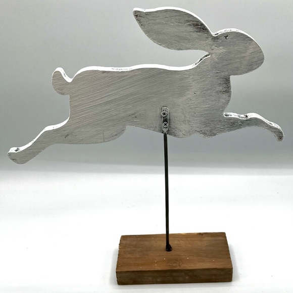 Distressed Wood Bunny on Post - Picture 14 of 15